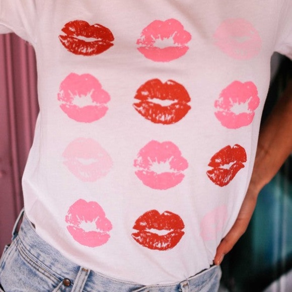 Pink "Lips" tee - Picture 1 of 1